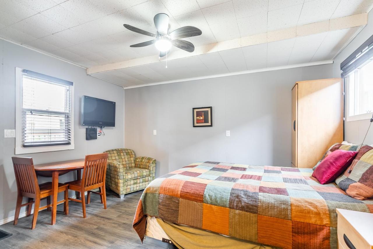 Port Rowan Bayside Cottage Rentals מראה חיצוני תמונה