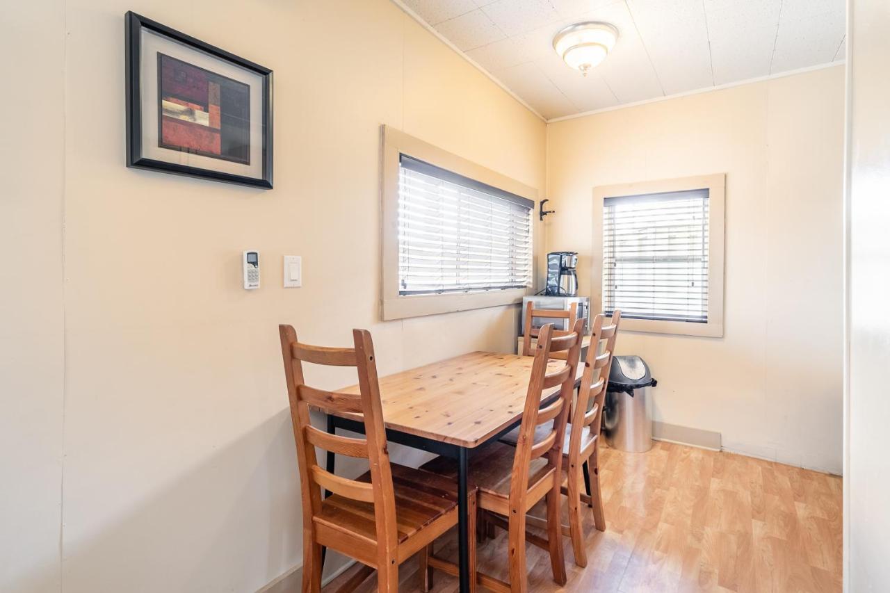 Port Rowan Bayside Cottage Rentals מראה חיצוני תמונה